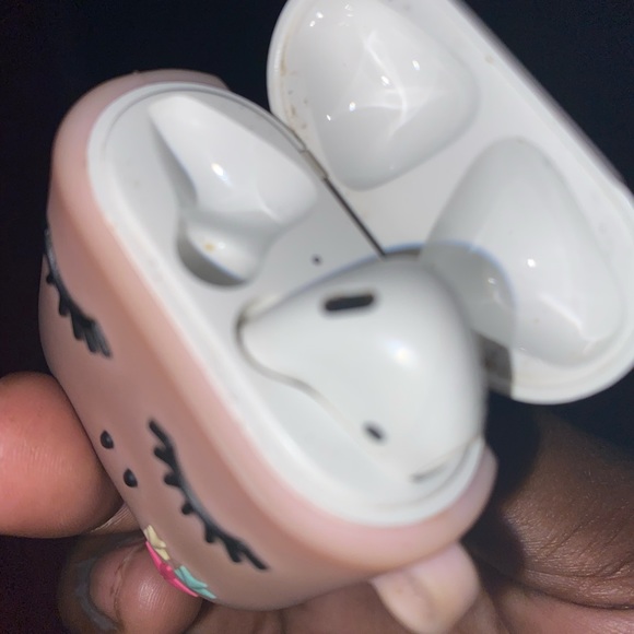 Apple AirPods 2nd gen Missing Right ear - Picture 2 of 5
